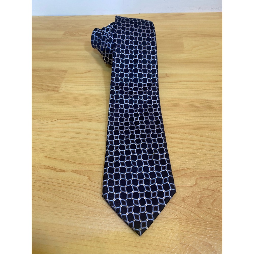 Hugo Boss Mens Navy Blue Geometric Diamond Silk Necktie Made in Italy